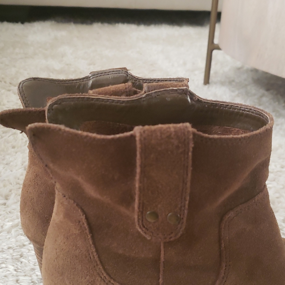 🍁Lucky Brad suede wedge booties 🍁 - Picture 9 of 10